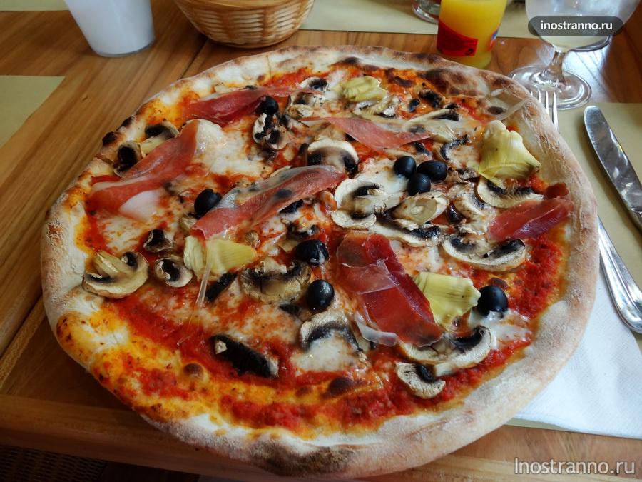 Пицца в ресторане Праги