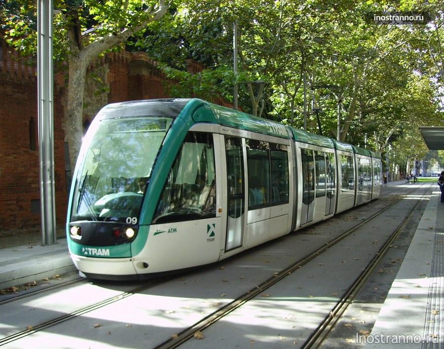 трамвай в Барселоне