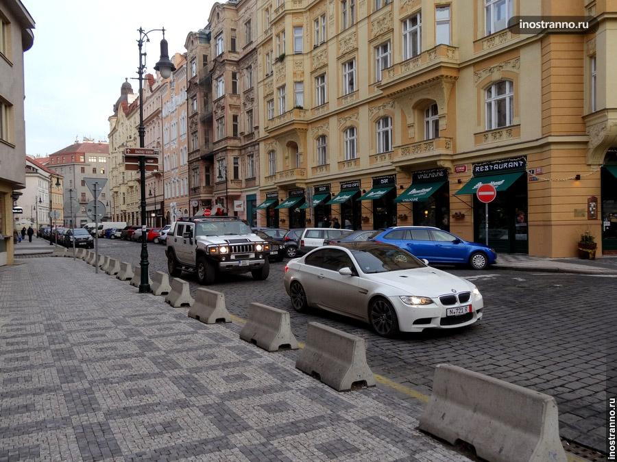Hummer на улицах Праги