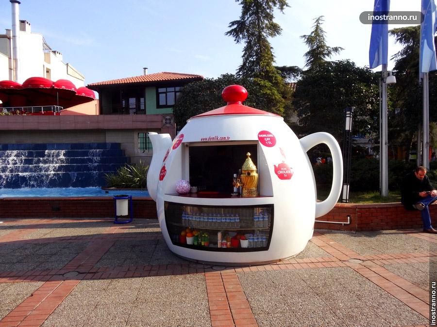 Киоск в виде чайника в Турции
