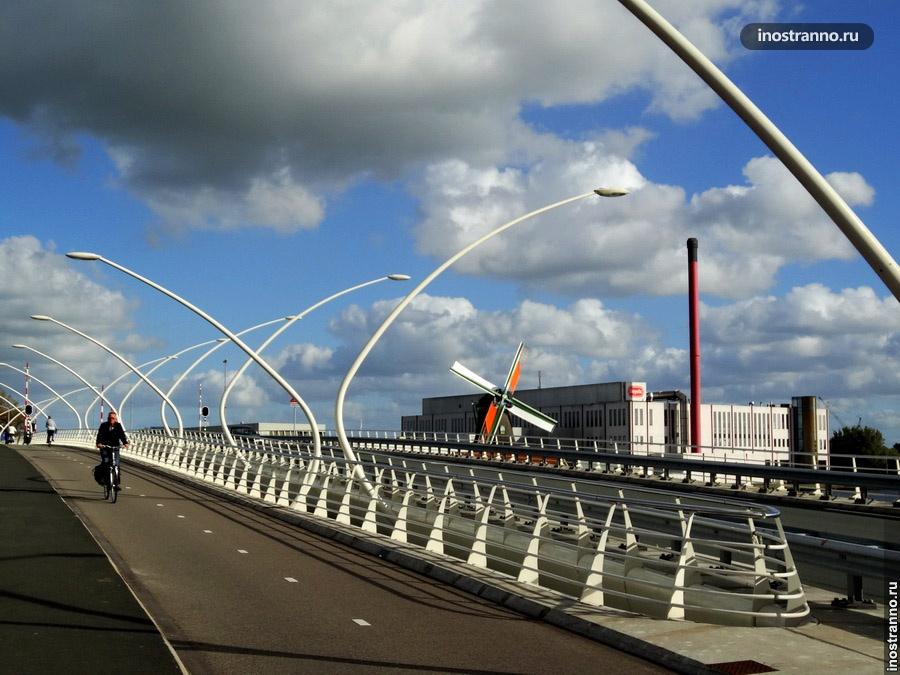 Мост в Голландии