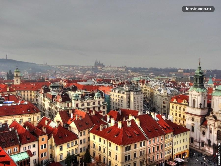 Красные крыши центра Праги
