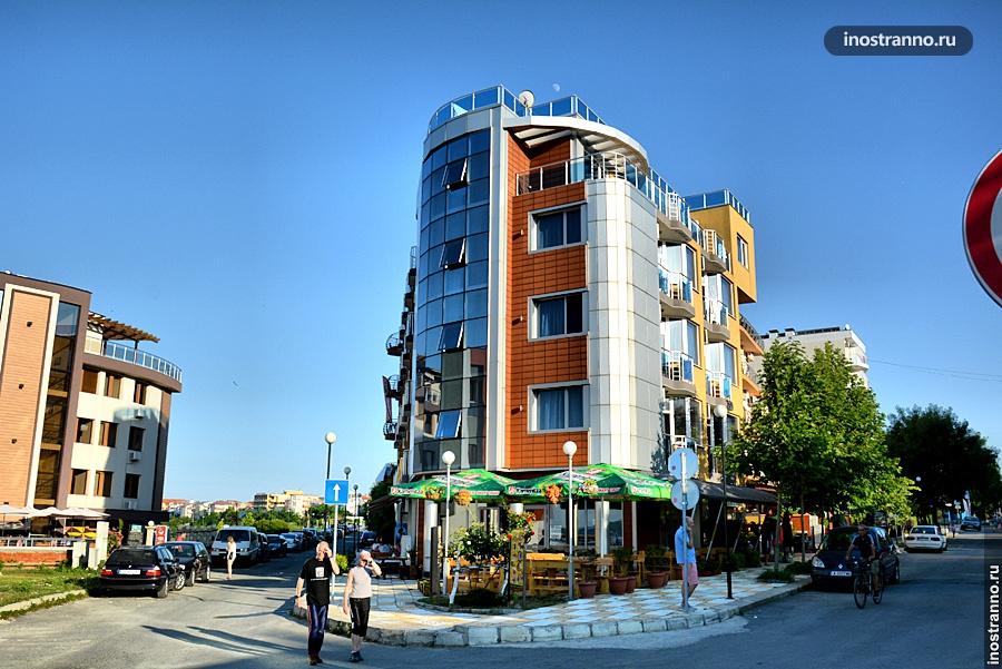 Улица в Приморско