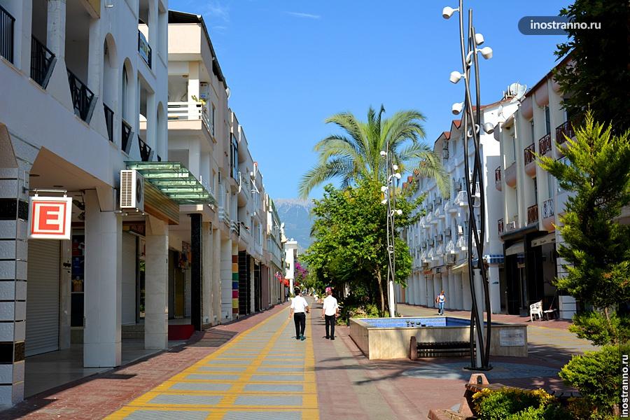 Пешеходная улица в Кемере