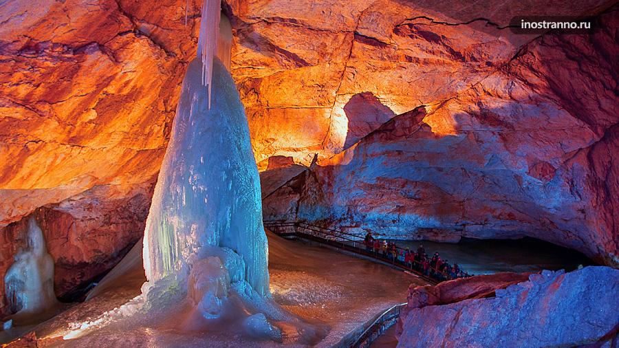 Ледяная пещера Дахштайн в Австрии