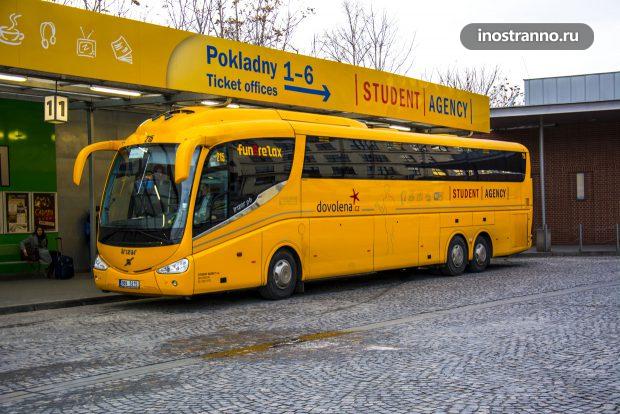 Автобус StudentAgency из аэропорта Праги в Карловы Вары