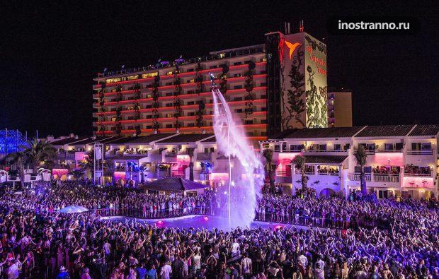 Ushuaia Ibiza Beach Party Пляжный клуб на Ибице