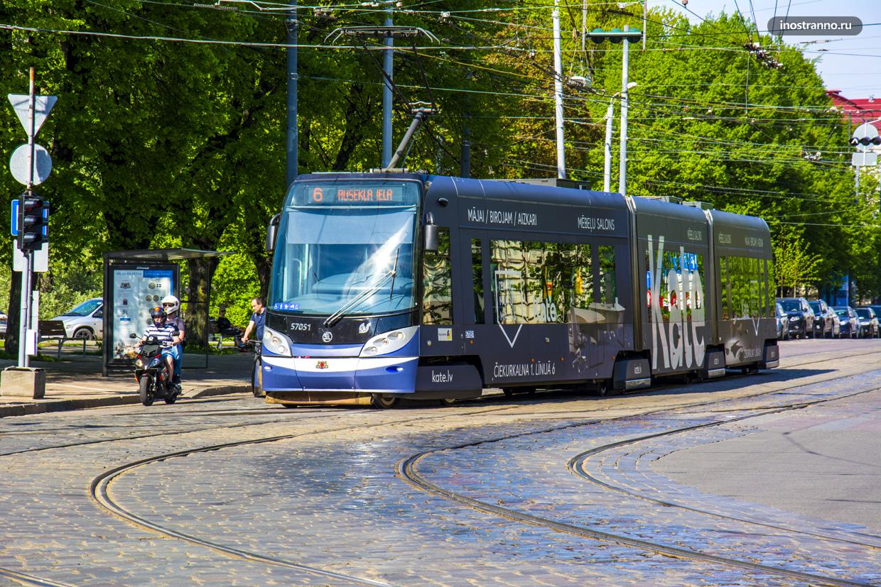 Трамвай в Риге Skoda 15T