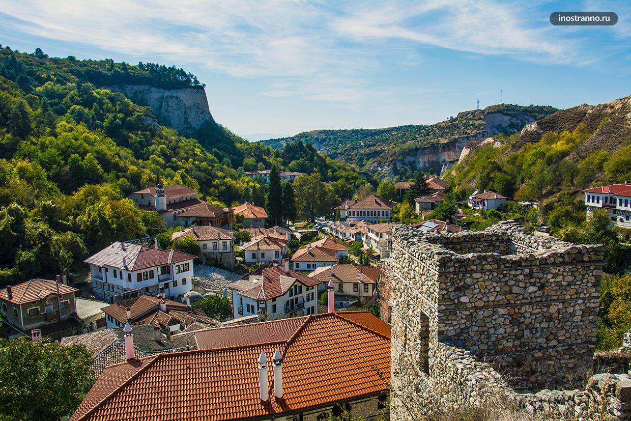 Панорама болгарского города Мелник