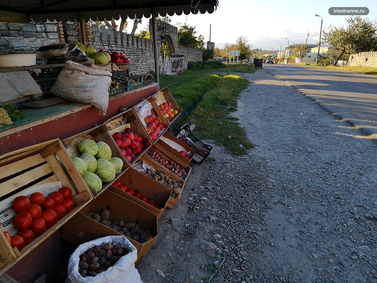 Придорожная торговля в Грузии