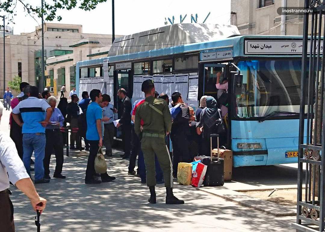 Автобус в Тегеране