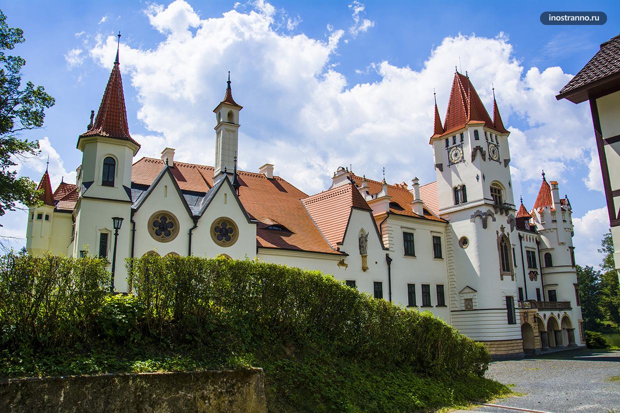 Красивый замок Жинковы в Чехии