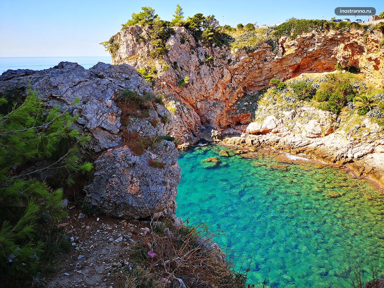 Красивая бухта в Дубровнике