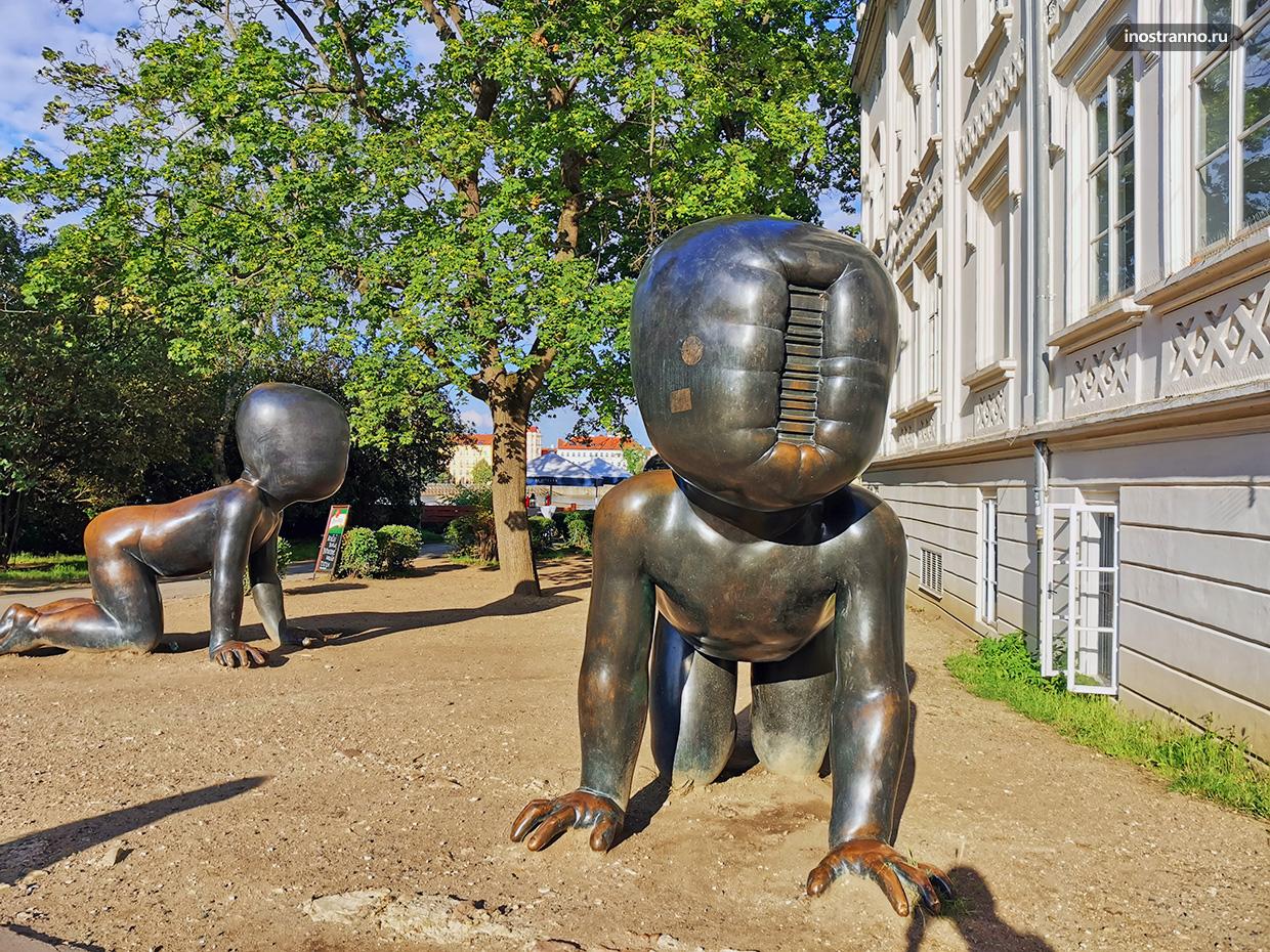Самые необычные скульптуры Праги