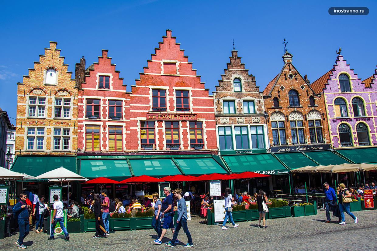 Брюгге город в Бельгии с яркими домиками