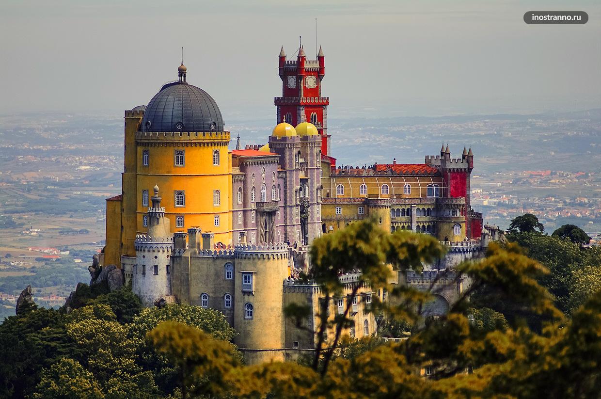 Дворец Пена самый посещаемый в Португалии
