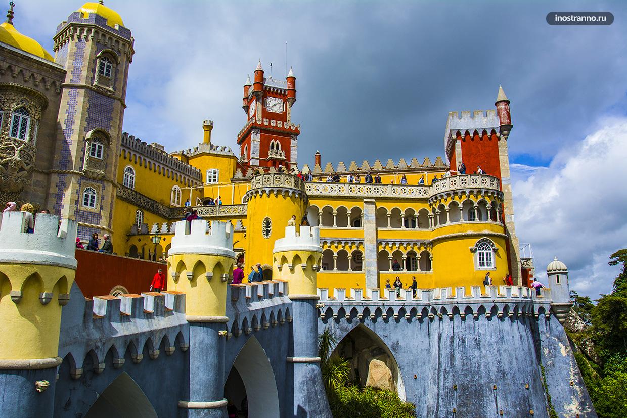 Топ-7 достопримечательностей Синтры 29 Дворец Пена в стиле романтизма
