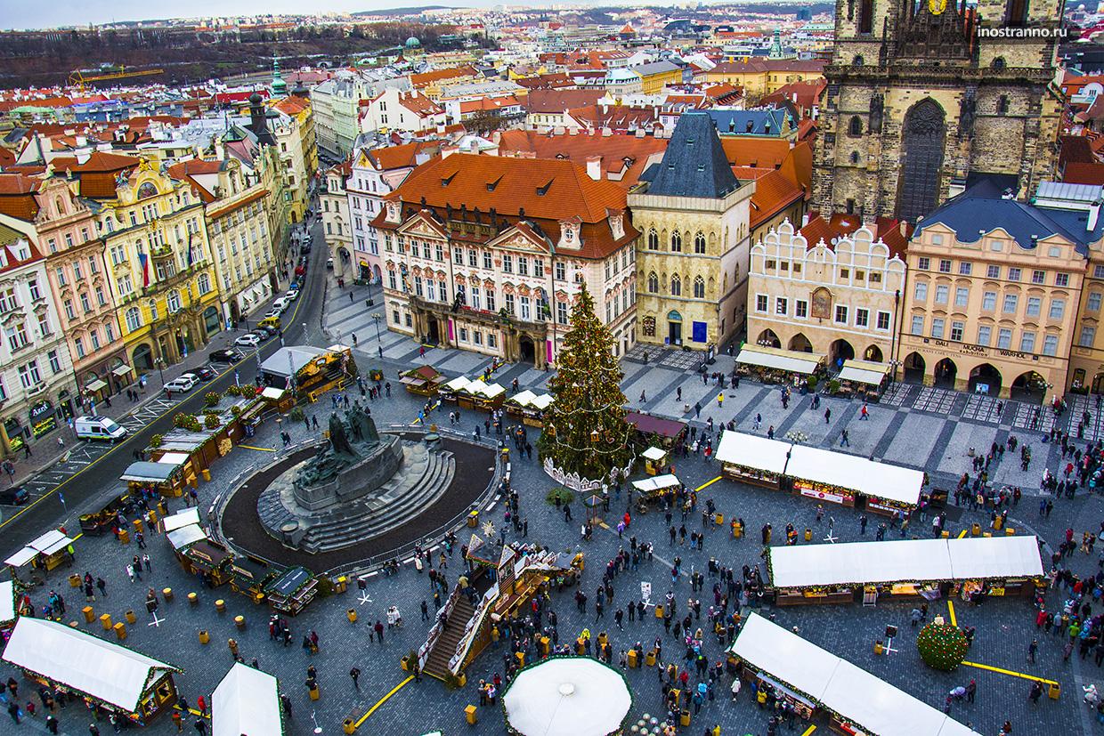 Рынок на Рождество в Праге с высоты