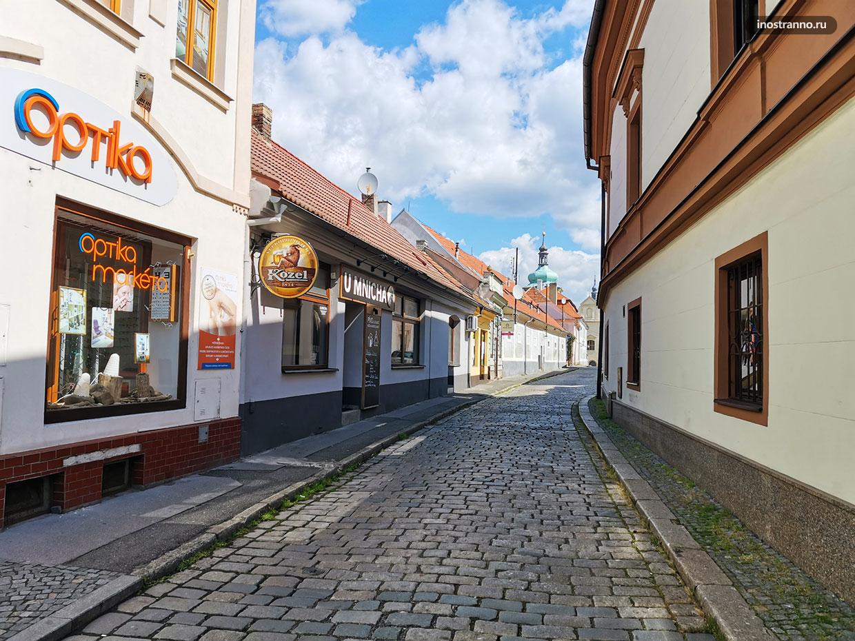 Тихая улочка в чешском городе