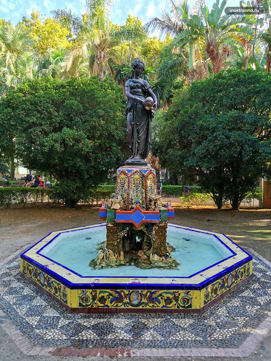 Живописный фонтан в Испании