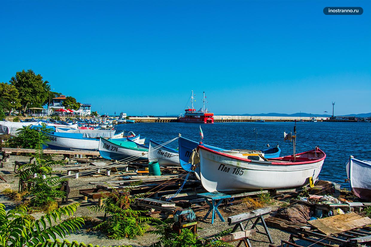 Фото лодок на море