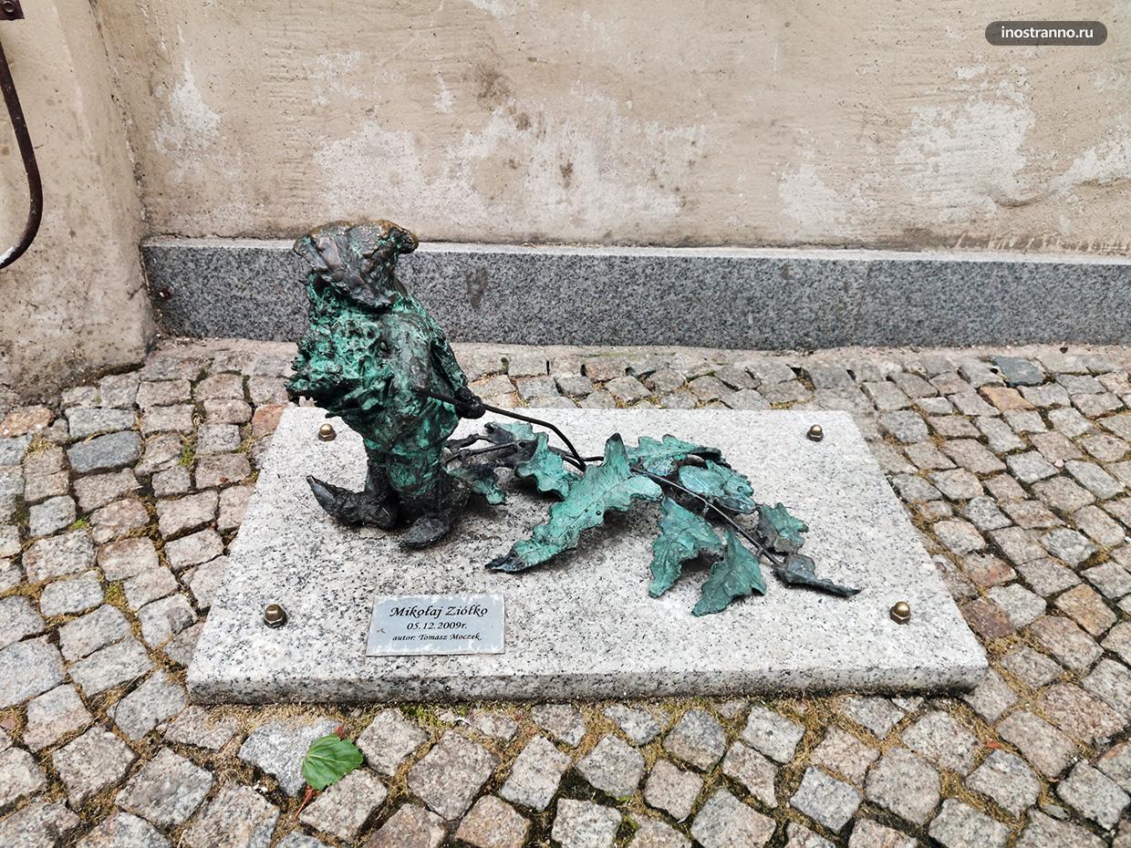 Необычные скульптуры на улице Вроцлава