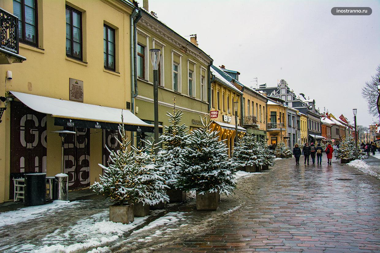Колоритная улочка Vilniaus gatve в Каунасе