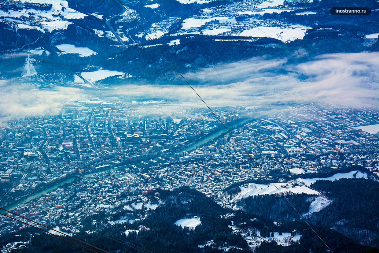 Панорама зимнего Инсбрука с высоты