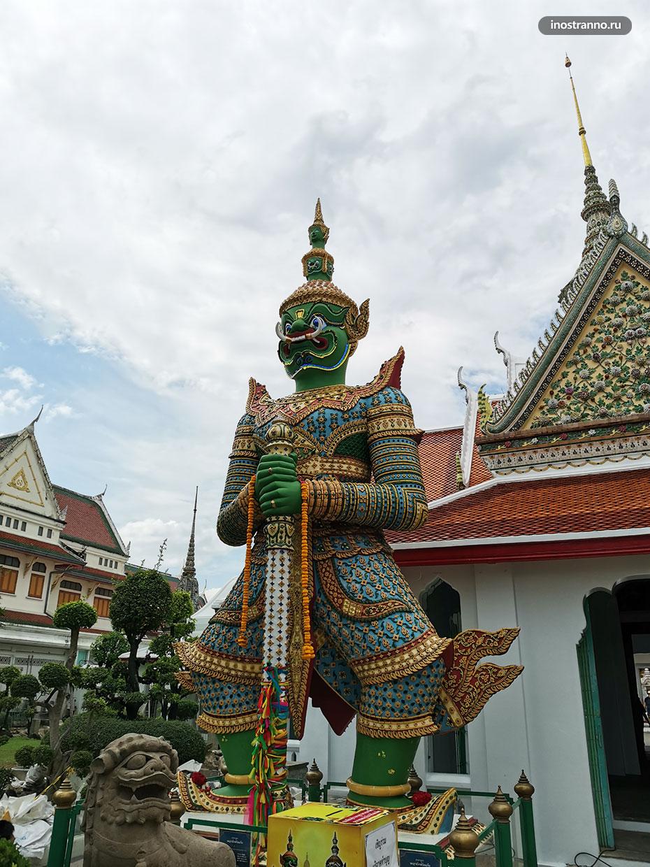 Тайские скульптуры в Бангкоке